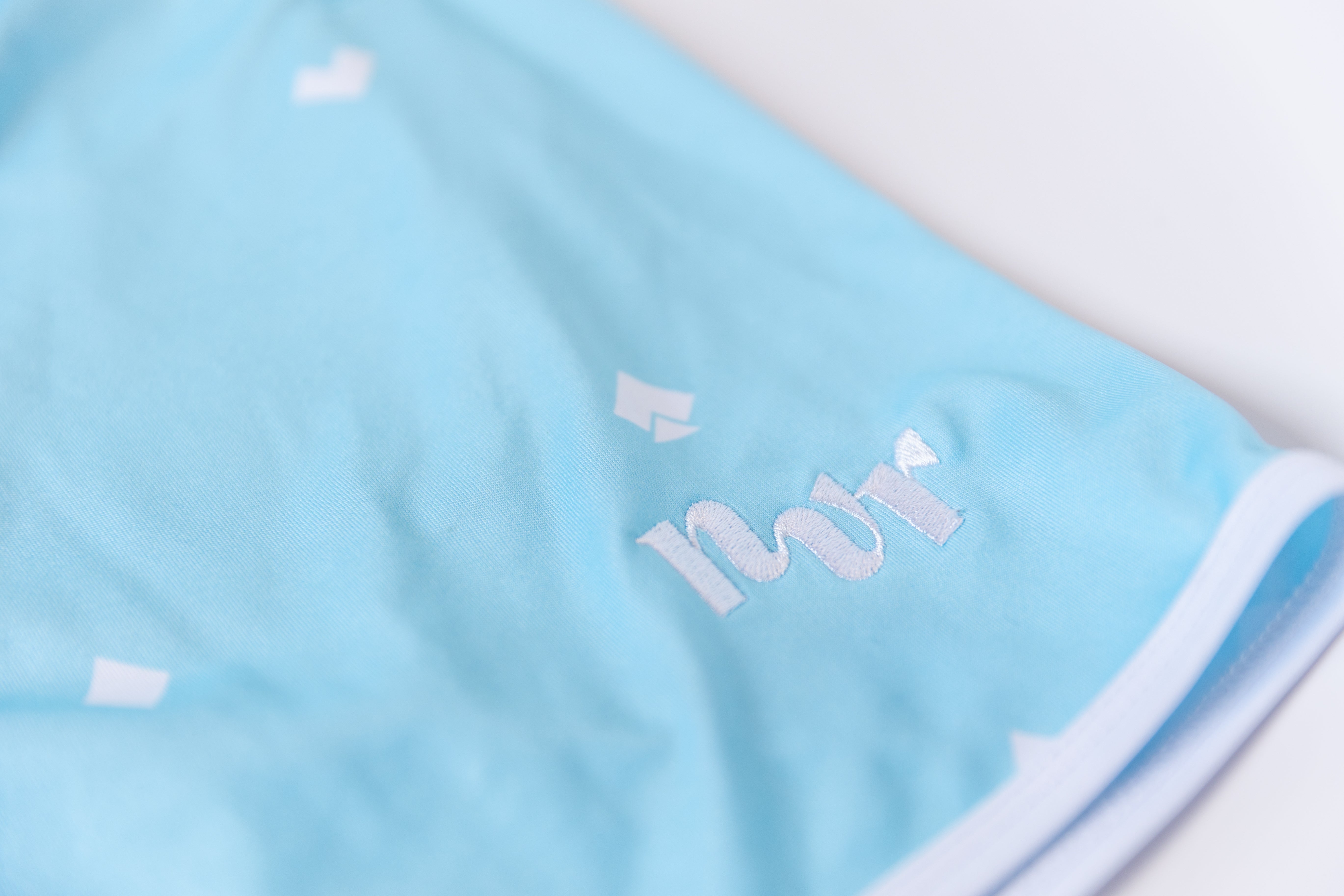 Never Fold Graffiti Shorts 2.0 | White